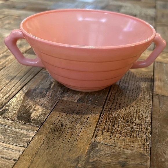 Hazel Atlas Moderntone Platonite Pastel Pink Cream Soup Bowls - Picture 2 of 9